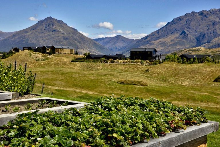 Photo of property in 97 Spur Ridge Rise, Jacks Point, 9371