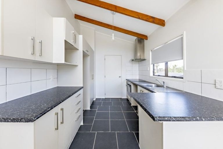 Photo of property in 71 Etherton Drive, Weymouth, Auckland, 2103