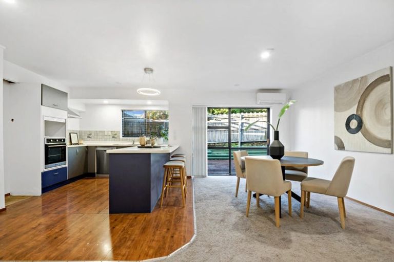Photo of property in 40 Pigeon Mountain Road, Half Moon Bay, Auckland, 2012