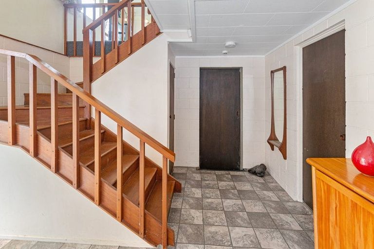 Photo of property in 7 Pakira Avenue, Glendene, Auckland, 0602