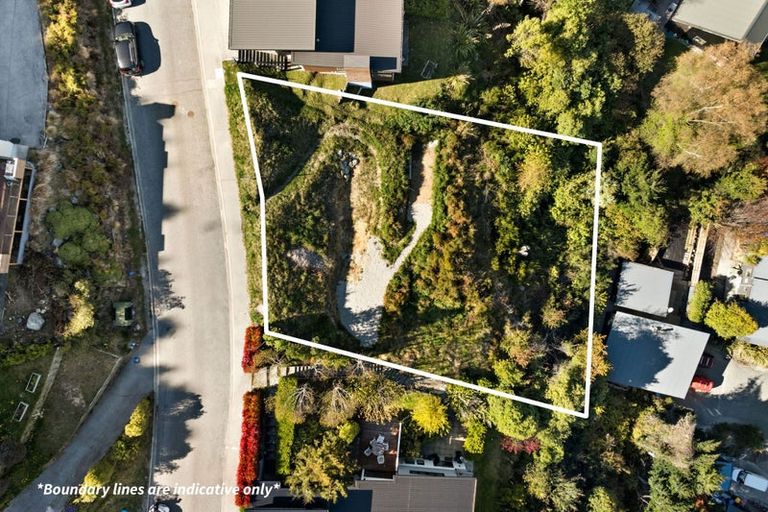 Photo of property in 38 Dart Place, Fernhill, Queenstown, 9300