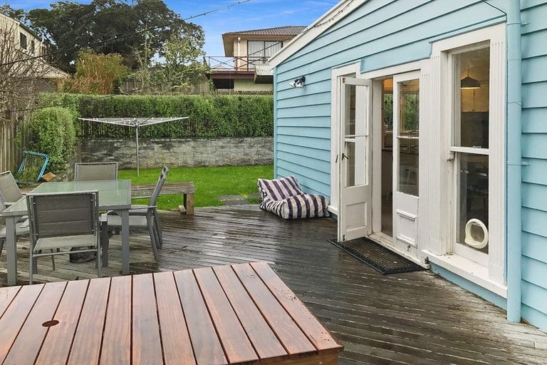 Photo of property in 67 Palmerston Road, Birkenhead, Auckland, 0626