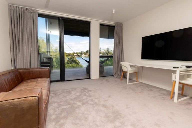 Photo of property in 306a Hurstmere Road, Takapuna, Auckland, 0622