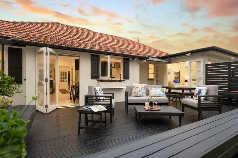 Photo of property in 12 Manuka Street, Hokowhitu, Palmerston North, 4410