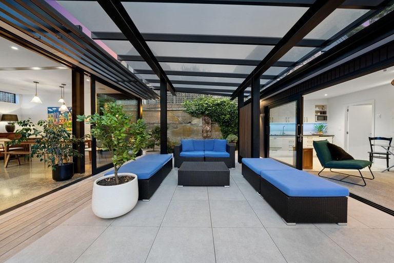 Photo of property in 4 Torless Terrace, Thorndon, Wellington, 6011