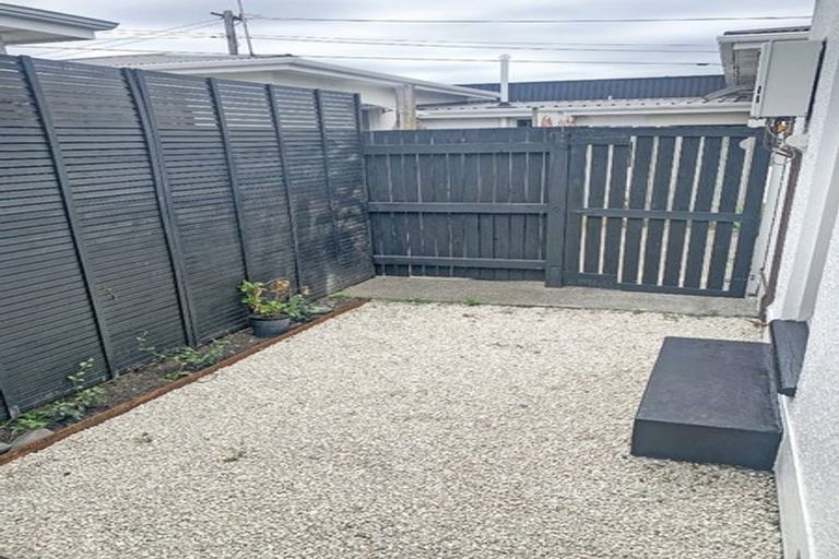 Photo of property in 2/104 Alexandra Crescent, Hastings, 4122