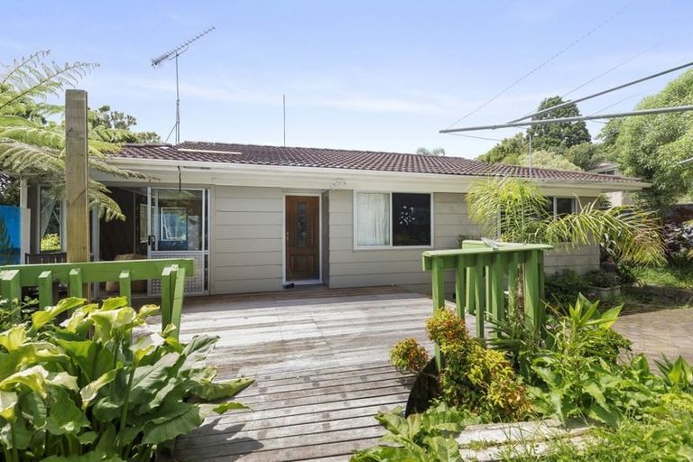 Photo of property in 6 Kilcar Place, Massey, Auckland, 0614