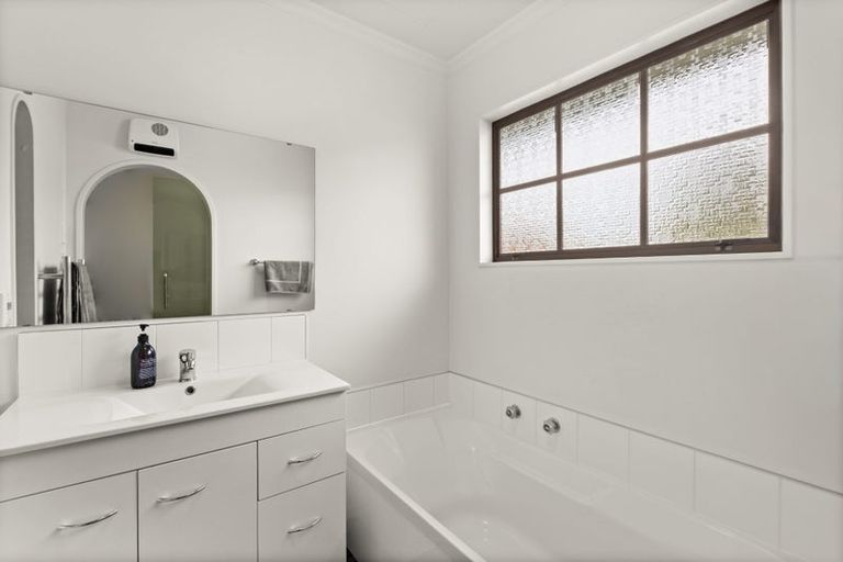 Photo of property in 10 Rush Place, Havelock North, 4130