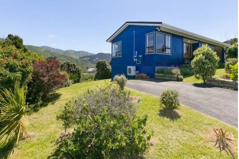 Photo of property in 67 Frobisher Street, Island Bay, Wellington, 6023