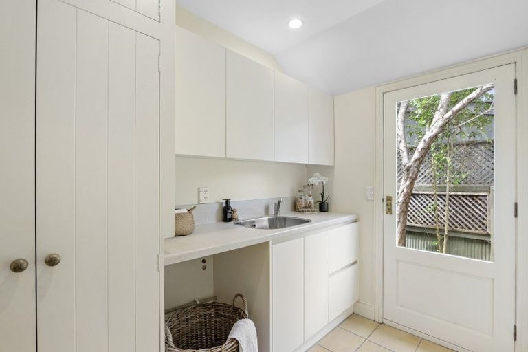 Photo of property in 2/11 Memorial Avenue, Ilam, Christchurch, 8053