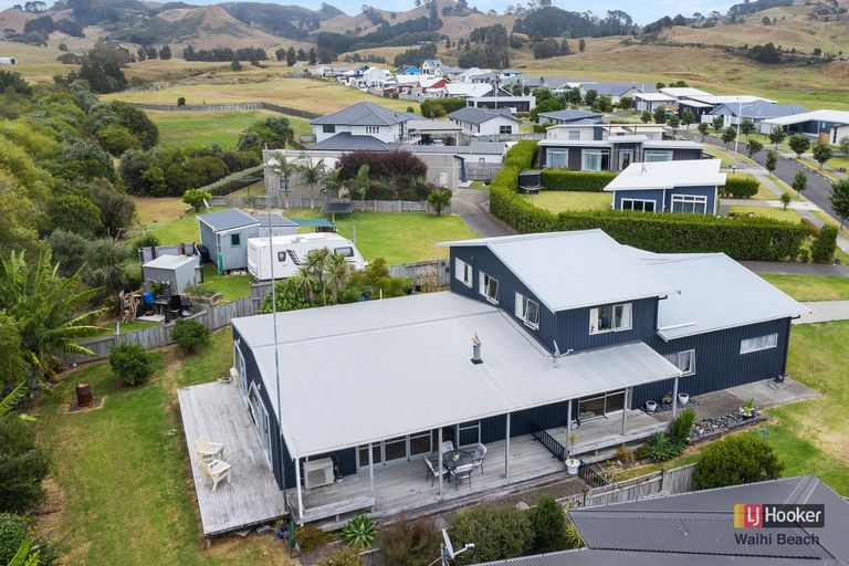 Photo of property in 11 Ocean Breeze Drive, Waihi Beach, 3611