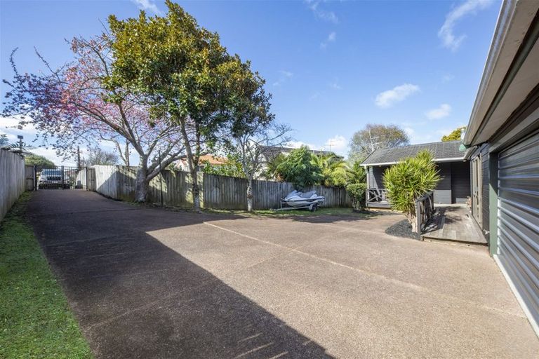 Photo of property in 11 Marlin Street, West Harbour, Auckland, 0618