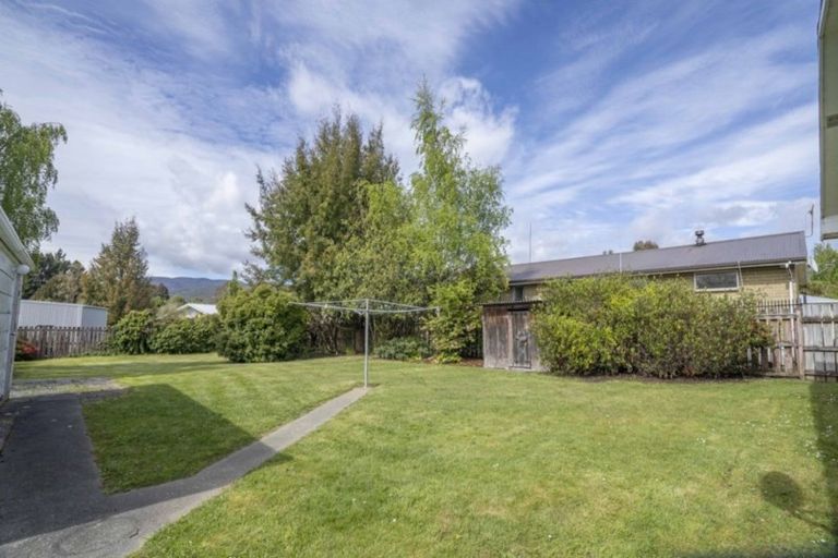 Photo of property in 42 Westmere Place, Manapouri, 9679