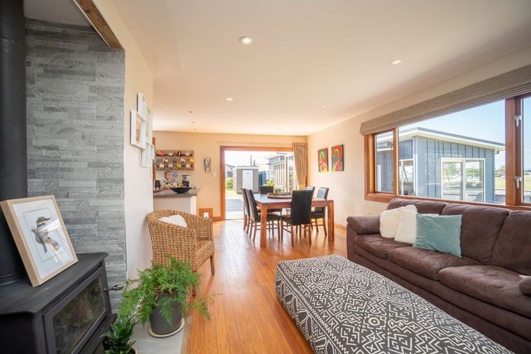 Photo of property in 27 Hall Place, Foxton Beach, Foxton, 4815