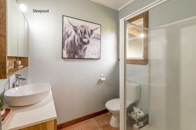 Photo of property in 1070 Queen Street East, Levin, 5510