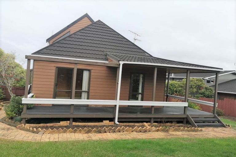 Photo of property in 7 Venus Place, Half Moon Bay, Auckland, 2012