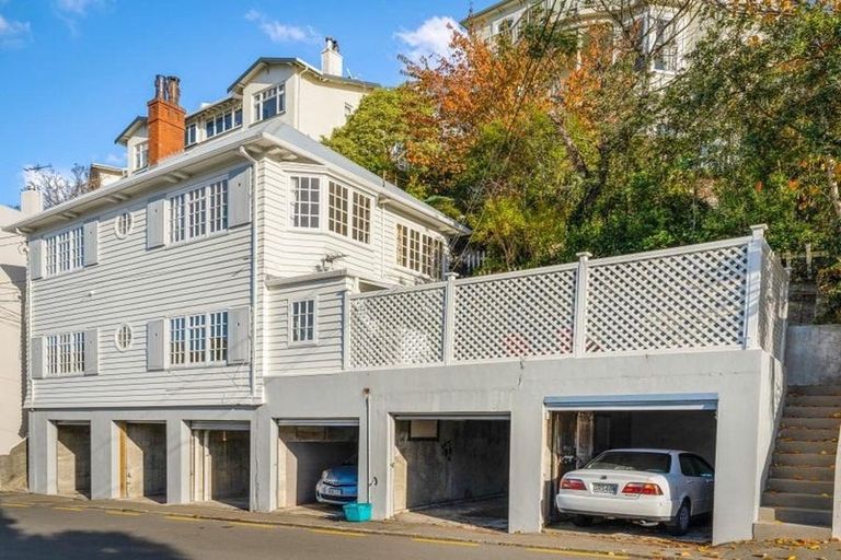 Photo of property in 22a Clifton Terrace, Kelburn, Wellington, 6012