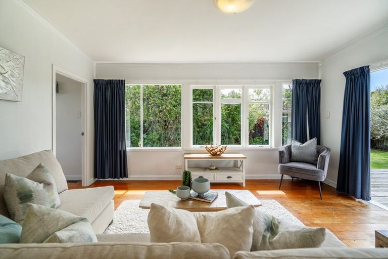 Photo of property in 42a Old Lake Road, Narrow Neck, Auckland, 0624