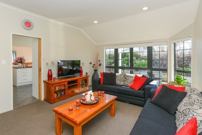 Photo of property in 14 Kingsgate Lane, Havelock North, 4130