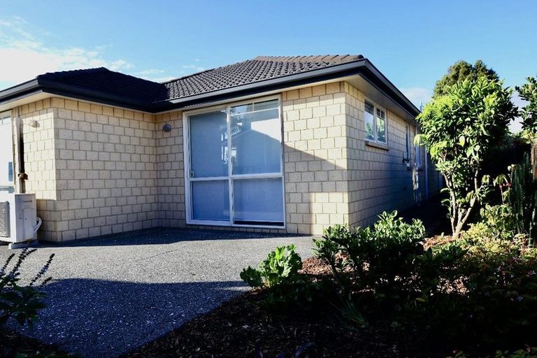 Photo of property in 27a Doment Crescent, Orewa, 0931