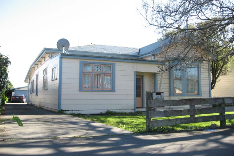 Photo of property in 215 Ferguson Street, Palmerston North, 4410