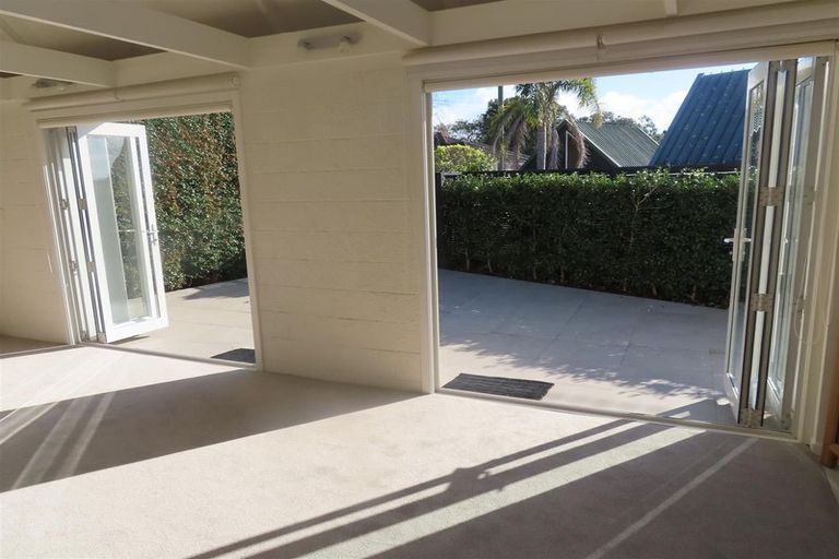 Photo of property in 1/20 Selwyn Road, Cockle Bay, Auckland, 2014