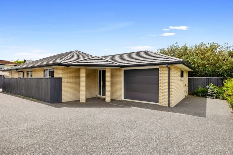 Photo of property in 48 Wallace Place, Westown, New Plymouth, 4310