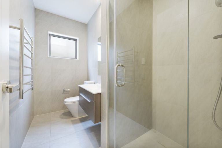 Photo of property in 25 View Road, Henderson, Auckland, 0612