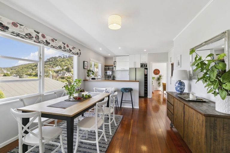 Photo of property in 15 Omar Street, Khandallah, Wellington, 6035