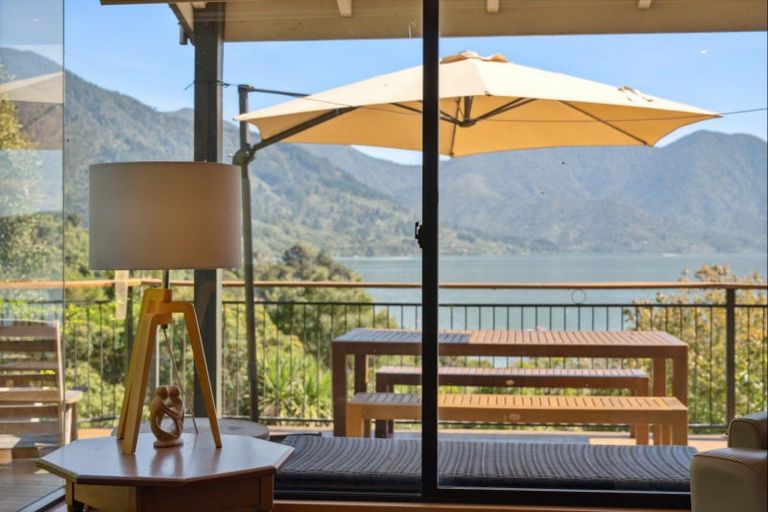 Photo of property in 28 Moetapu Bay Road, Moetapu Bay, Picton, 7282