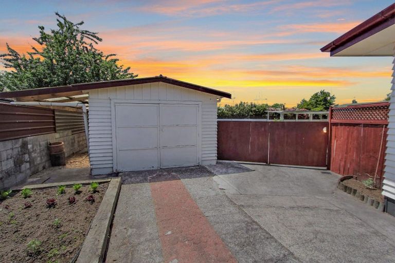 Photo of property in 16 Kenmore Place, Tokoroa, 3420