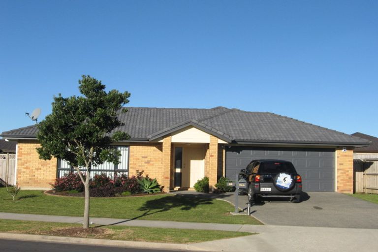 Photo of property in 24 Croftview Road, Wattle Downs, Auckland, 2103