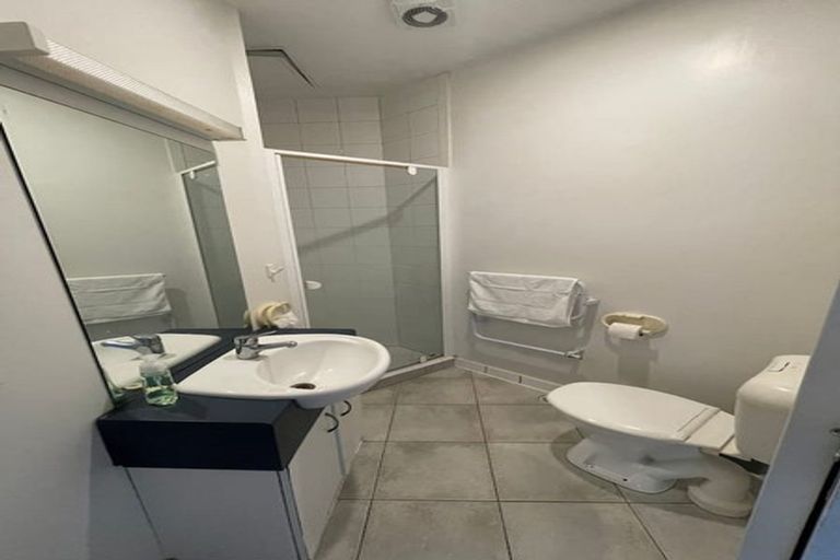 Photo of property in Terrace Tower Apartments, 11a/126 The Terrace, Wellington Central, Wellington, 6011