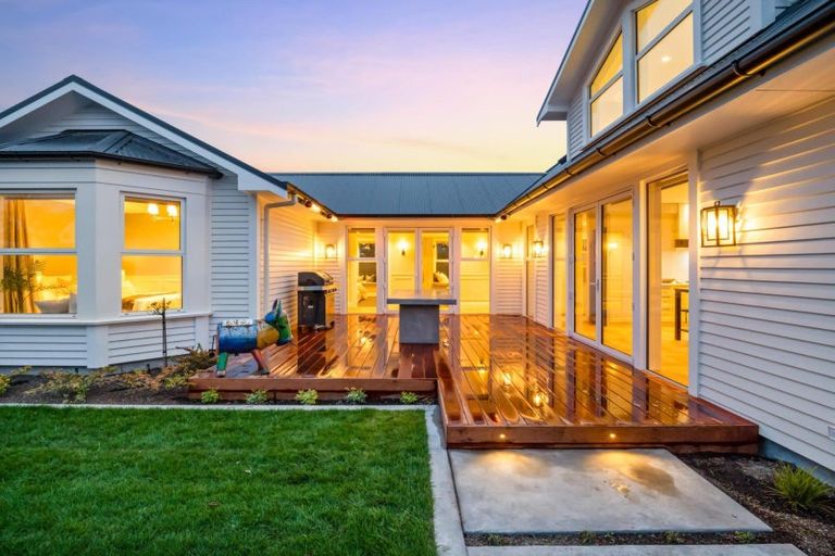 Photo of property in 80 Abberley Crescent, St Albans, Christchurch, 8014