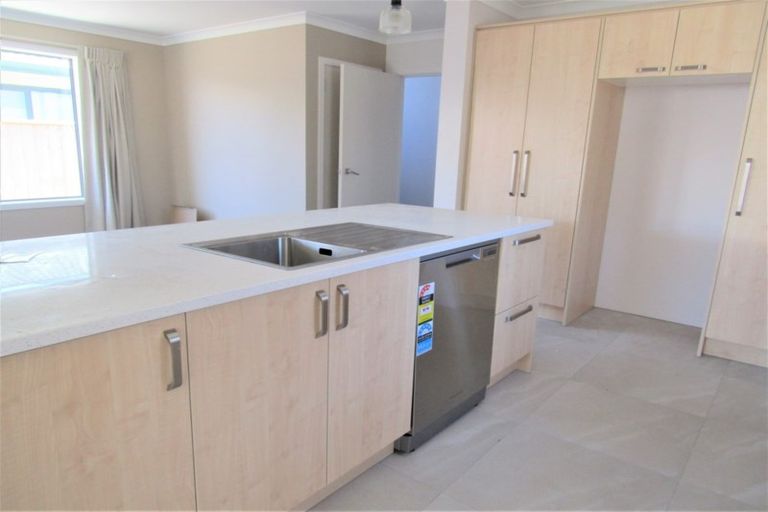 Photo of property in 2 Yeats Grove, Trentham, Upper Hutt, 5018