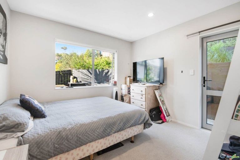 Photo of property in 69 Tamahere Drive, Glenfield, Auckland, 0629