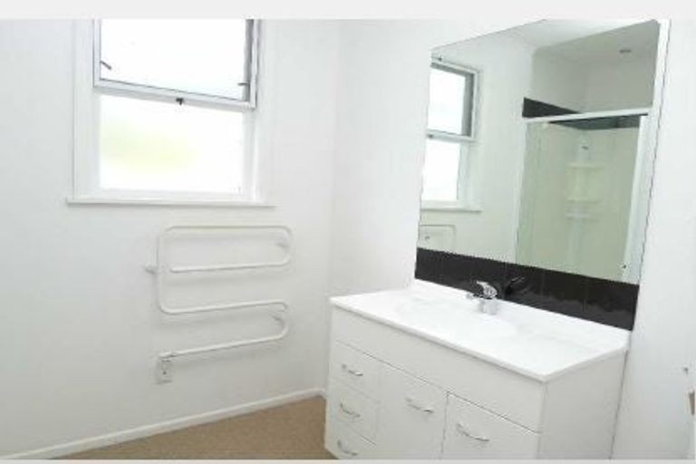 Photo of property in 178 Raumati Road, Raumati Beach, Paraparaumu, 5032