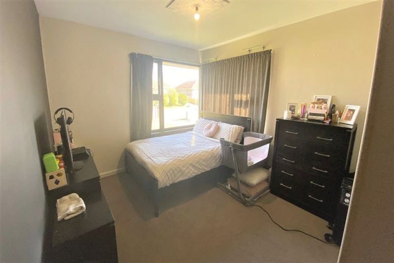 Photo of property in 8 Glenora Place, Hornby, Christchurch, 8042