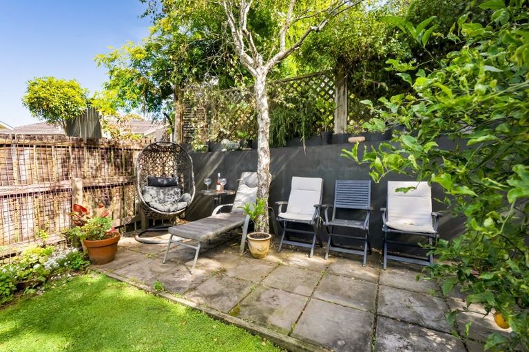 Photo of property in 4 Bronte Place, Whalers Gate, New Plymouth, 4310