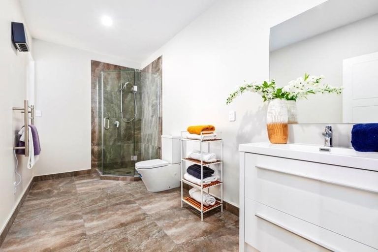 Photo of property in 14 Waihou Crescent, Albany Heights, Auckland, 0632