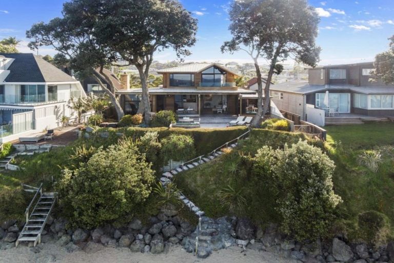 Photo of property in 18a Marellen Drive, Red Beach, 0932