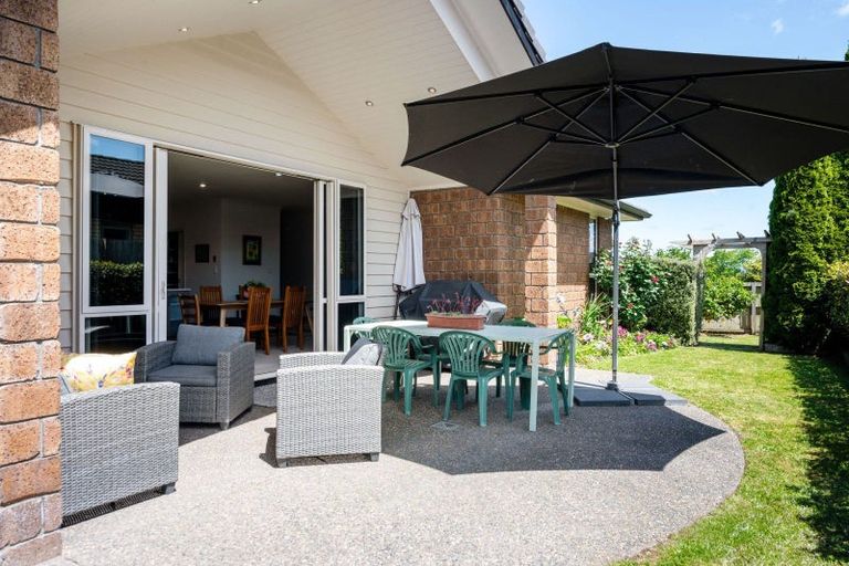 Photo of property in 52 Magellan Rise, Flagstaff, Hamilton, 3210