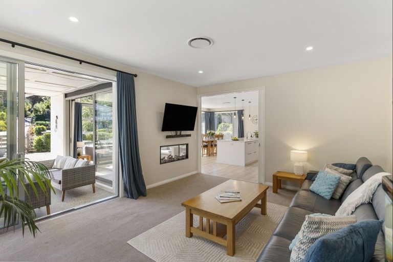 Photo of property in 5b Hobbs Road, Matakatia, Whangaparaoa, 0930