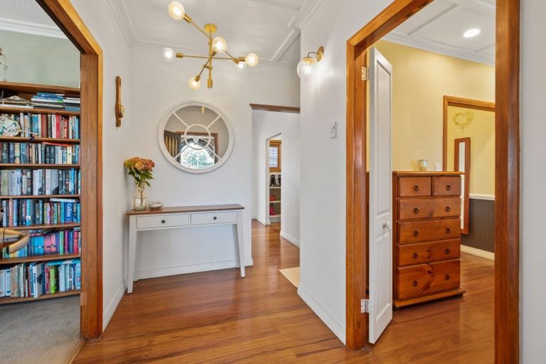 Photo of property in 40 Youngs Road, Papakura, 2110