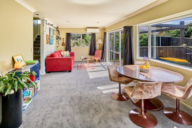 Photo of property in 10 Pohutukawa Grove, Titahi Bay, Porirua, 5022