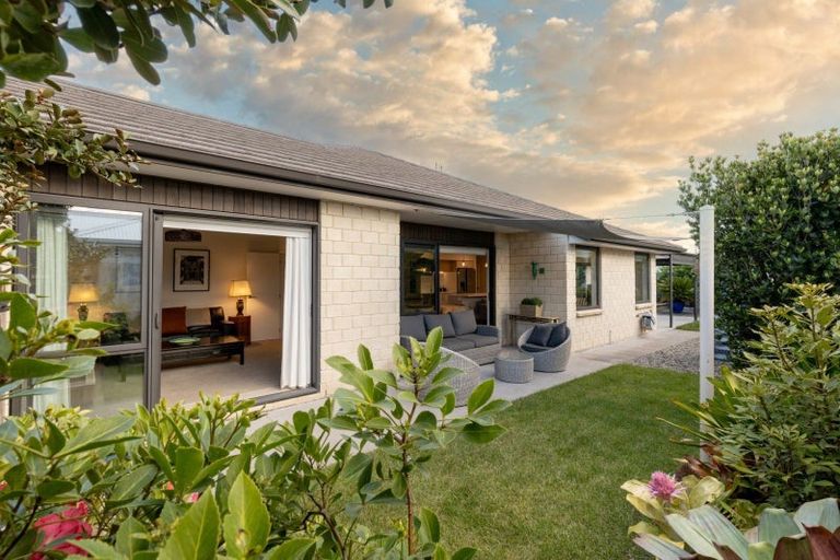 Photo of property in 44 Hiria Crescent, Papamoa Beach, Papamoa, 3118