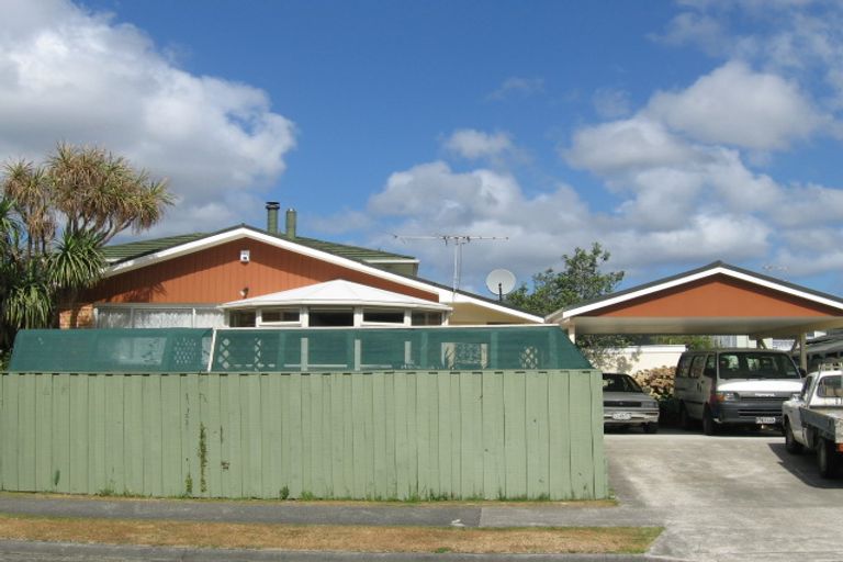 Photo of property in 11 Omaha Grove, Totara Park, Upper Hutt, 5018