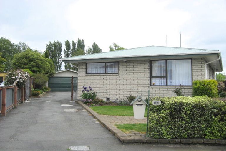 Photo of property in 21 Valerie Place, Redwood, Christchurch, 8051