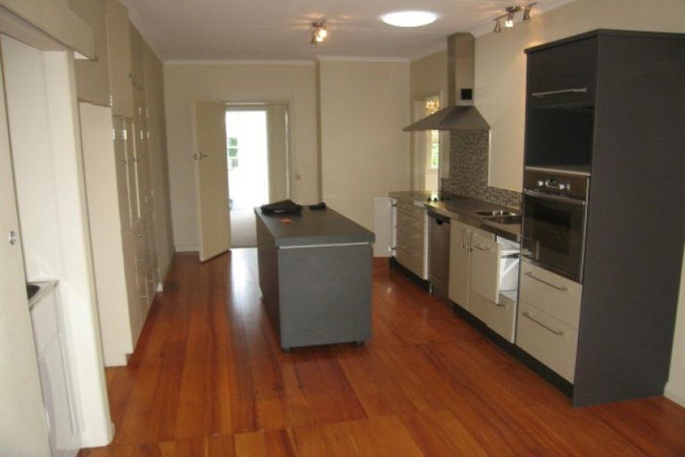 Photo of property in 27 Ake Ake Avenue, Hokowhitu, Palmerston North, 4410