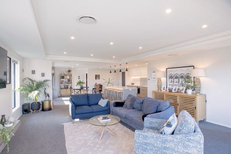 Photo of property in 18 Park Street, Winton, 9720